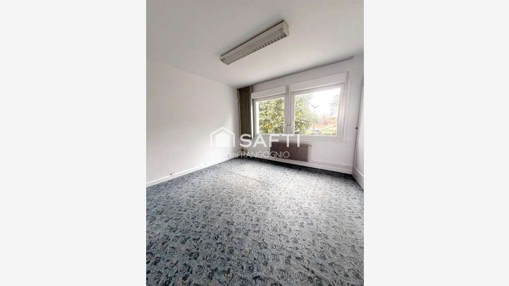 Local commercial modulable de 200 M2 à Arques 