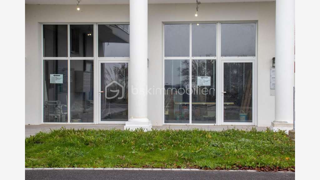 Local de 123 m² de plain-pied pour professionnel