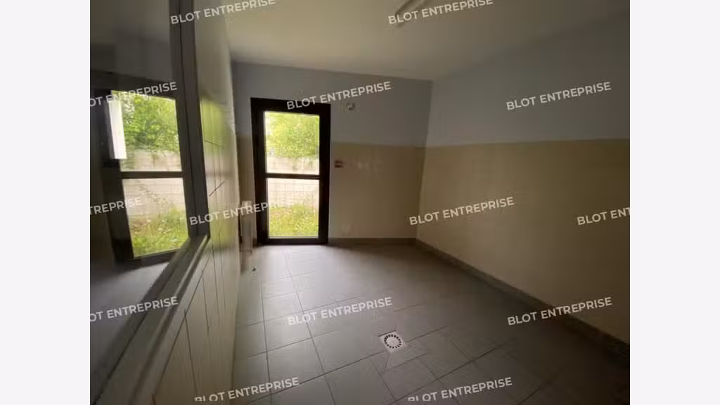 A vendre locaux professionnels 210m² Le Faou