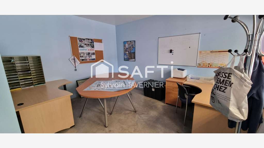 Bureau de 174 m² + entrepôt de 241 m²