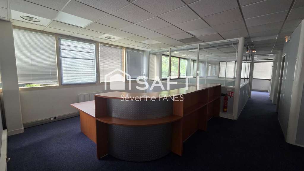 BUREAUX 850 M2 BOIS GUILLAUME