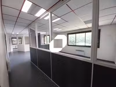 Vente Bureaux 700m² Boissy l'aillerie