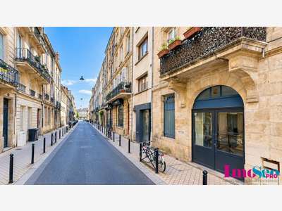 Bureaux 110m² à vendre dans rue calme de Bordeaux