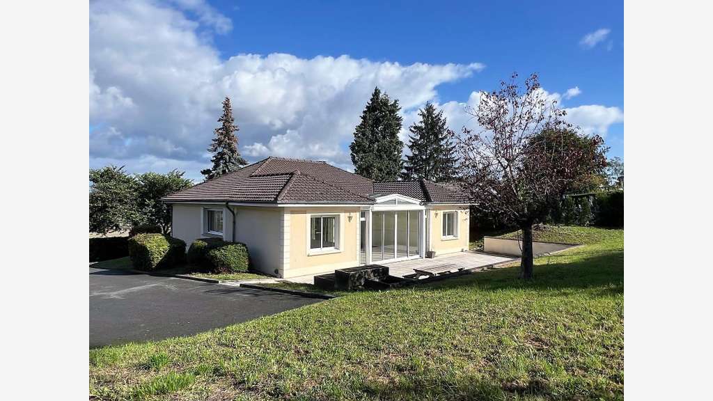 Vente bureaux de 198m² de plain pied à Bouafle