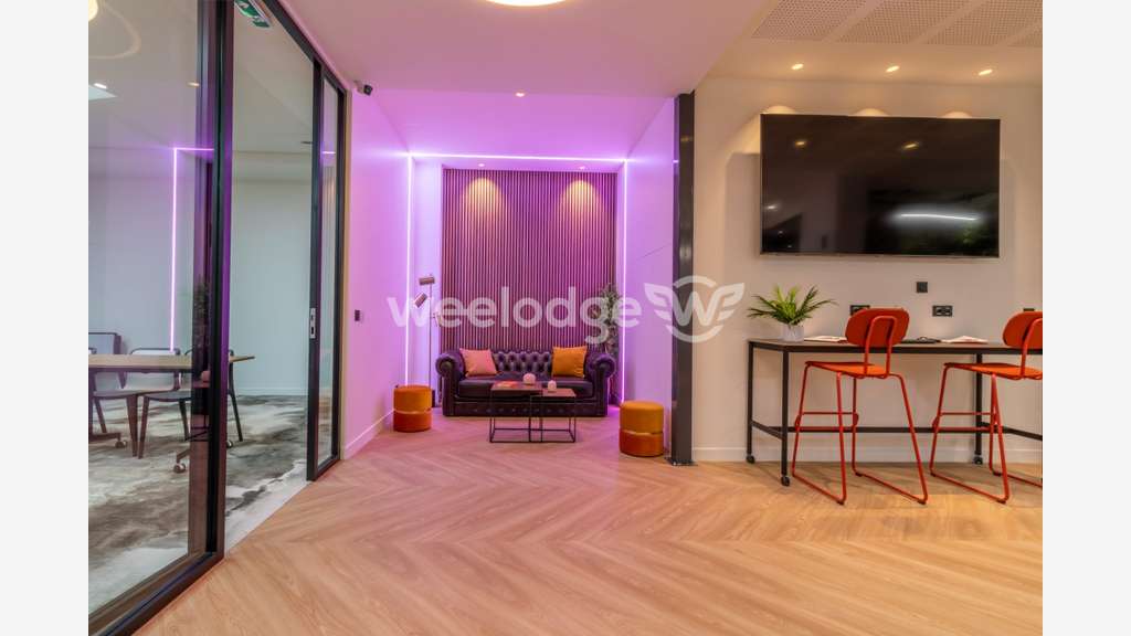 Vente magnifiques locaux premium à Osny