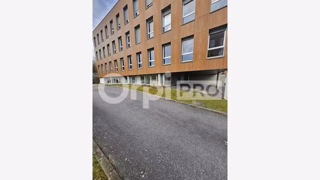 Bureaux 194m² à vendre à Champigny/Thillois 