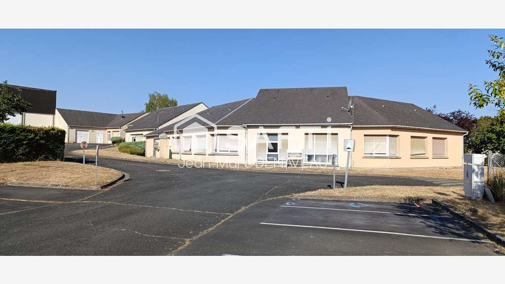 Vente ensemble immobilier de 1129m² à Chinon