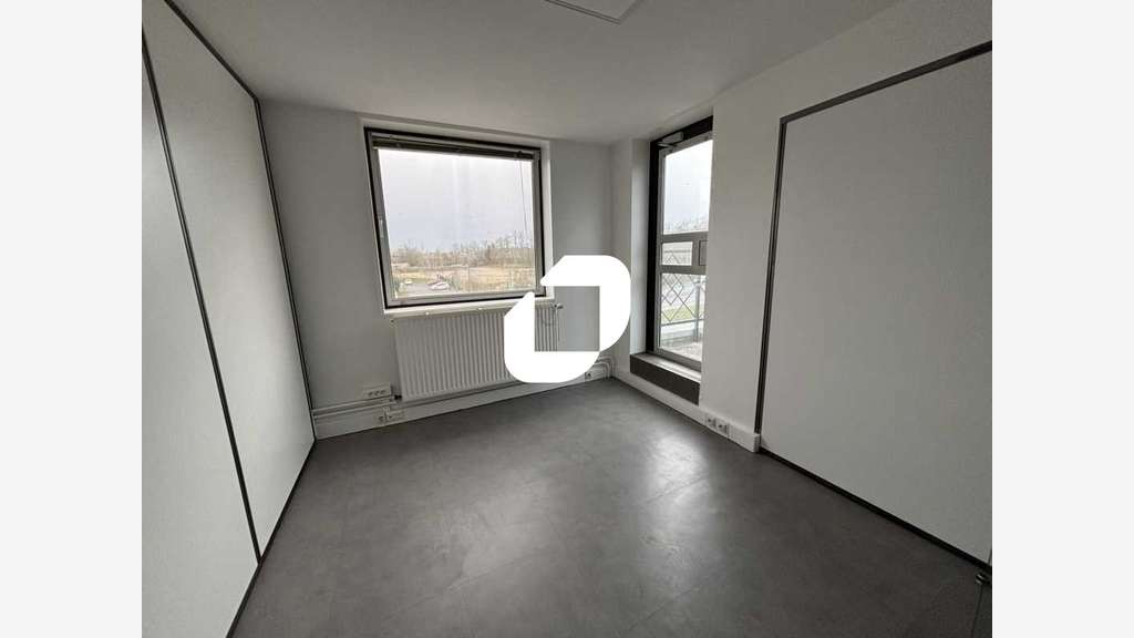 Vente Bureaux 74m² Evry courcouronnes