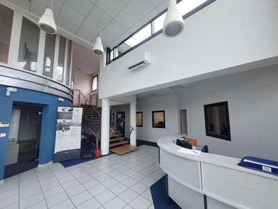 A VENDRE, ou A LOUER - Cugand - Bureaux 500 m² +