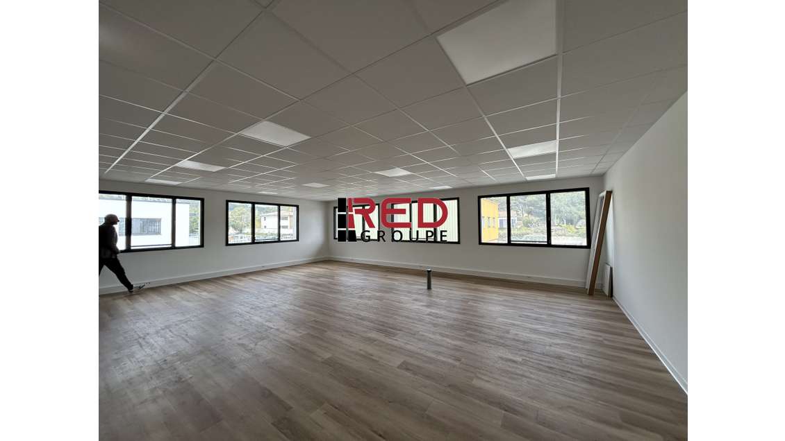 Vente bureaux 99m² à Éguilles ZA des Jallassières