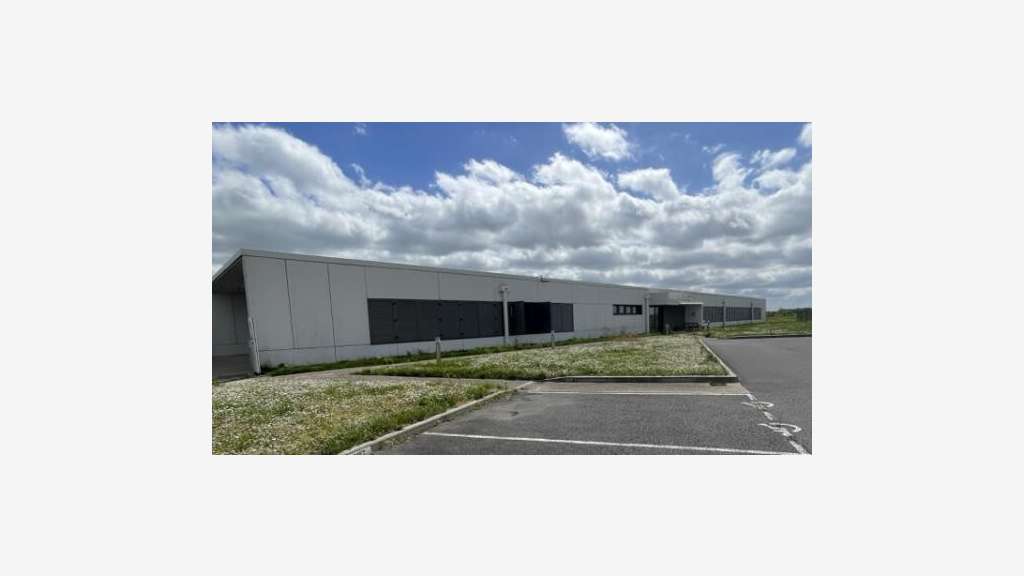Vente très beaux bureaux neufs 673m² à Fleuré