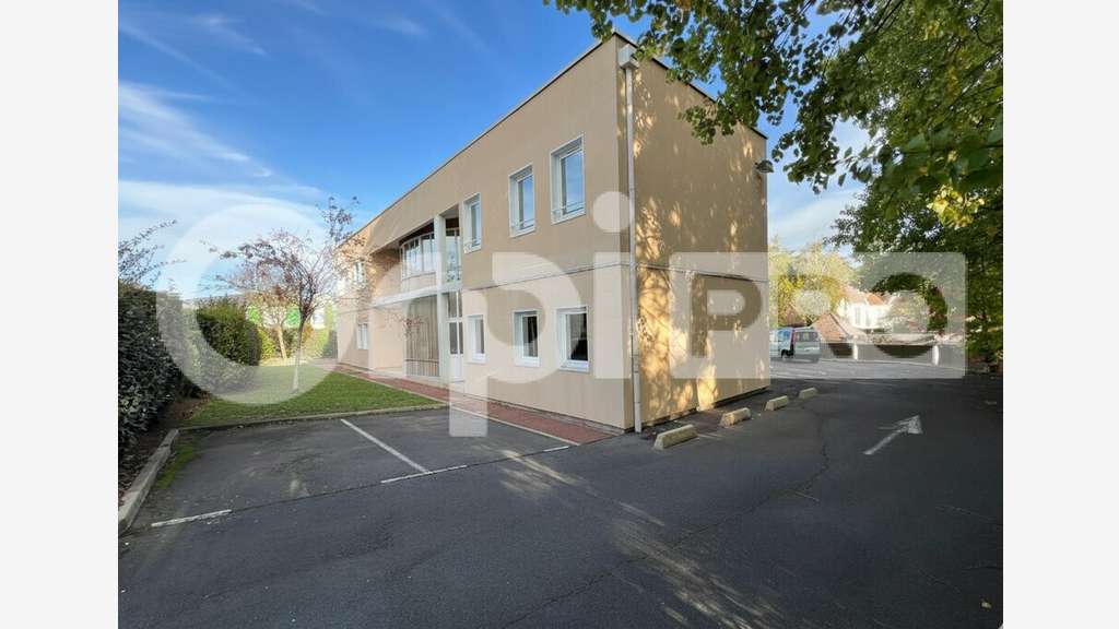 AV bureaux & activité 520m² à Gometz le Châtel