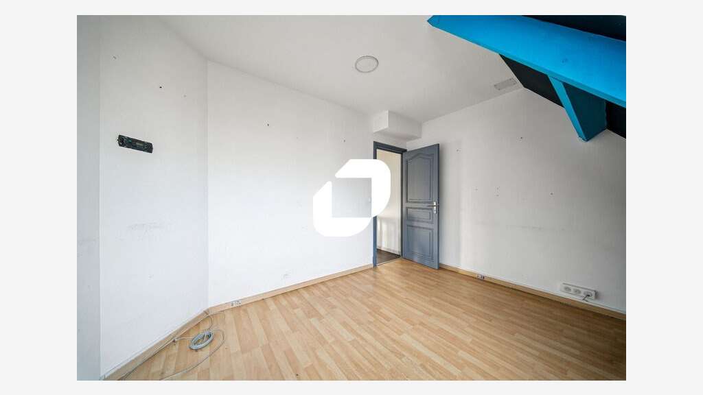 Vente Bureaux 178m² La ville du bois