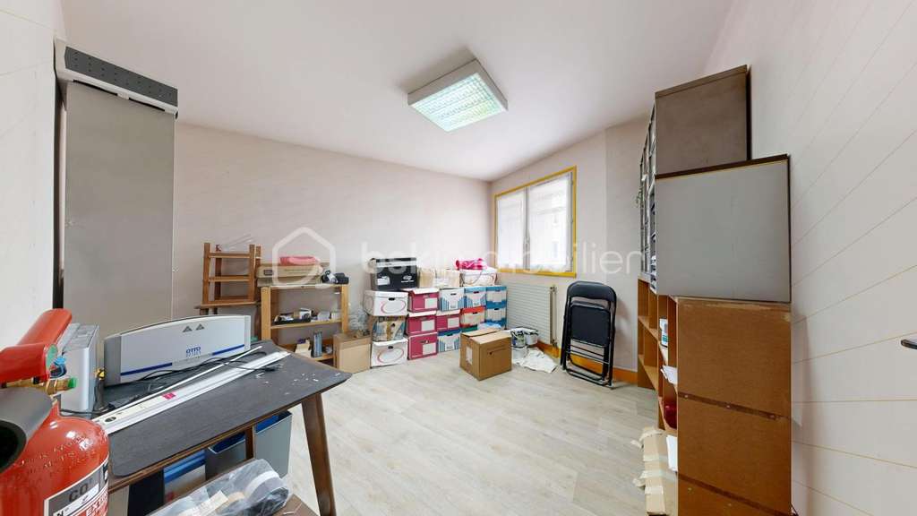 LOCAL PROFESSIONNEL / BUREAUX DE 100 M²