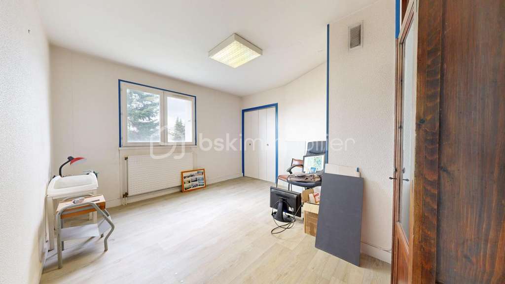 LOCAL PROFESSIONNEL / BUREAUX DE 100 M²