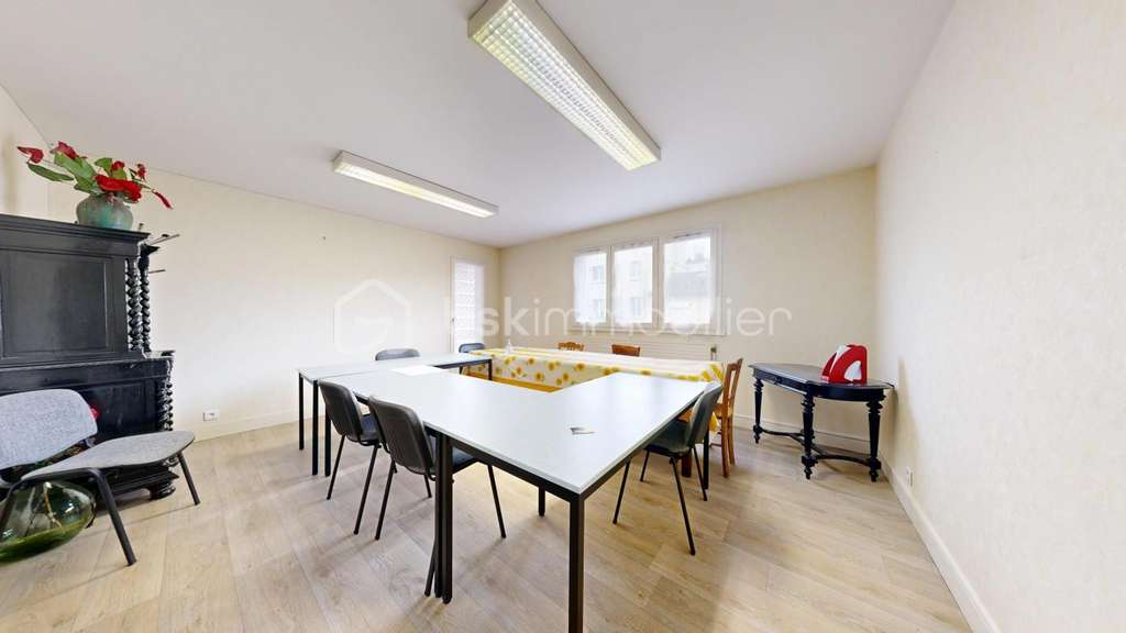 LOCAL PROFESSIONNEL / BUREAUX DE 100 M²