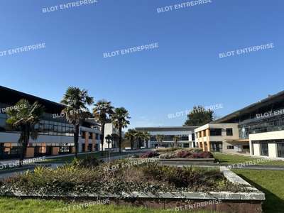 Vente bureaux 378m² en RDC à l'entrée de Lorient