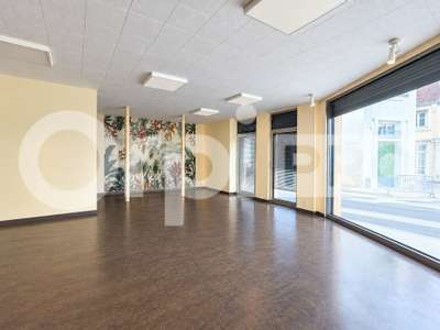 Bureau local commercial 81m² à vendre à Montluçon