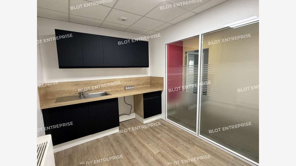 A vendre à louer bureaux 130m² à Nantes