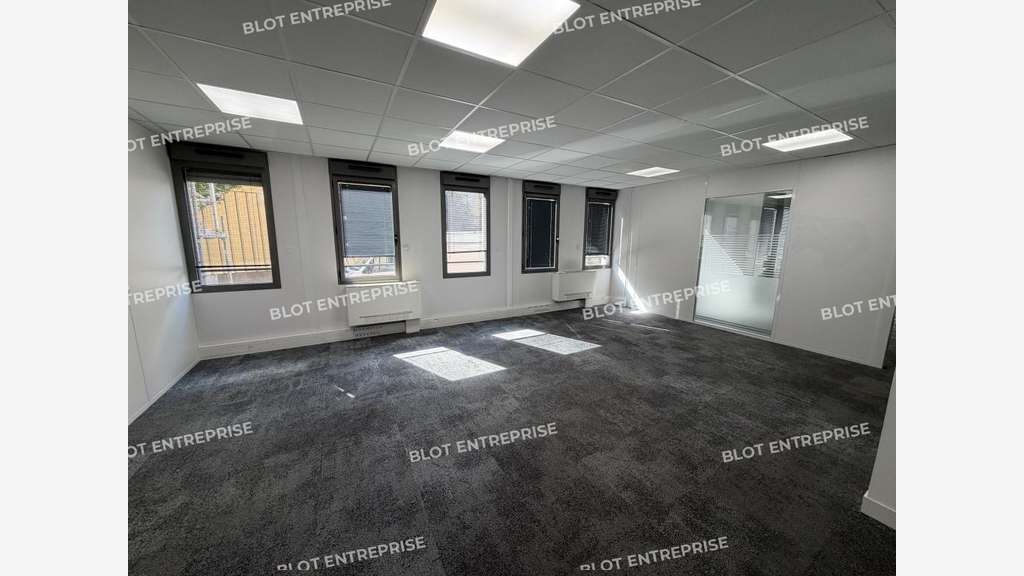 A vendre à louer bureaux 130m² à Nantes