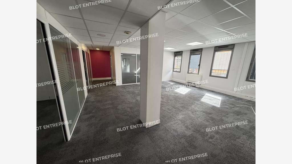 A vendre à louer bureaux 130m² à Nantes