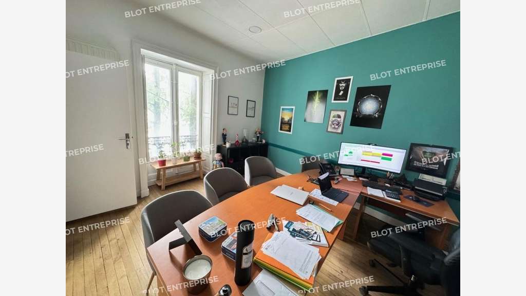 A vendre ou à louer bureaux 197m² à Nantes centre