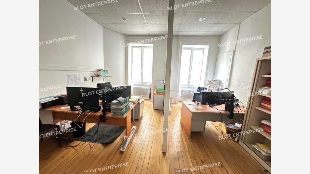 A vendre ou à louer bureaux 161m² à Nantes centre