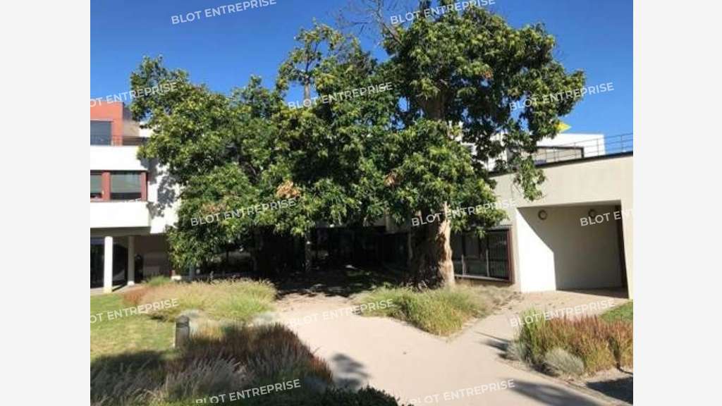 Bâtiment tertiaire à vendre 3 829m² à Nantes EST
