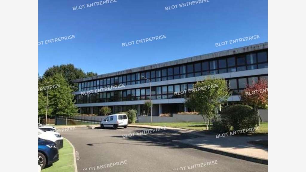 Bâtiment tertiaire à vendre 3 829m² à Nantes EST