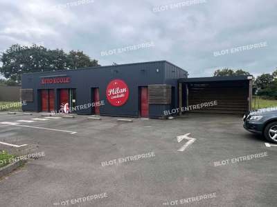 À VENDRE - LOCAUX PROFESSIONNELS 90 M² - PLÉLAN LE