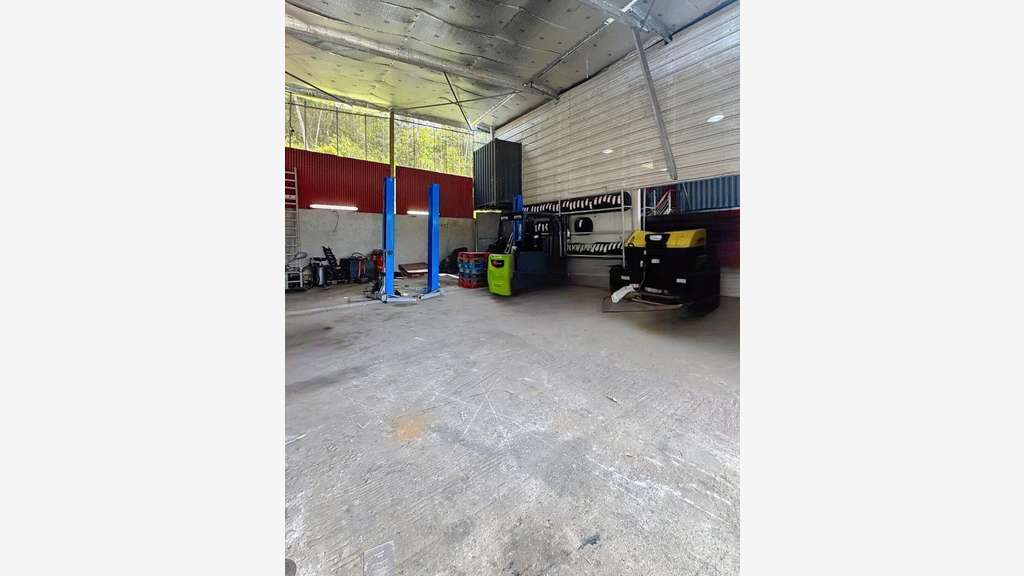 AV dépôt 220m² Remire-Montjoly Dégrad des Cannes