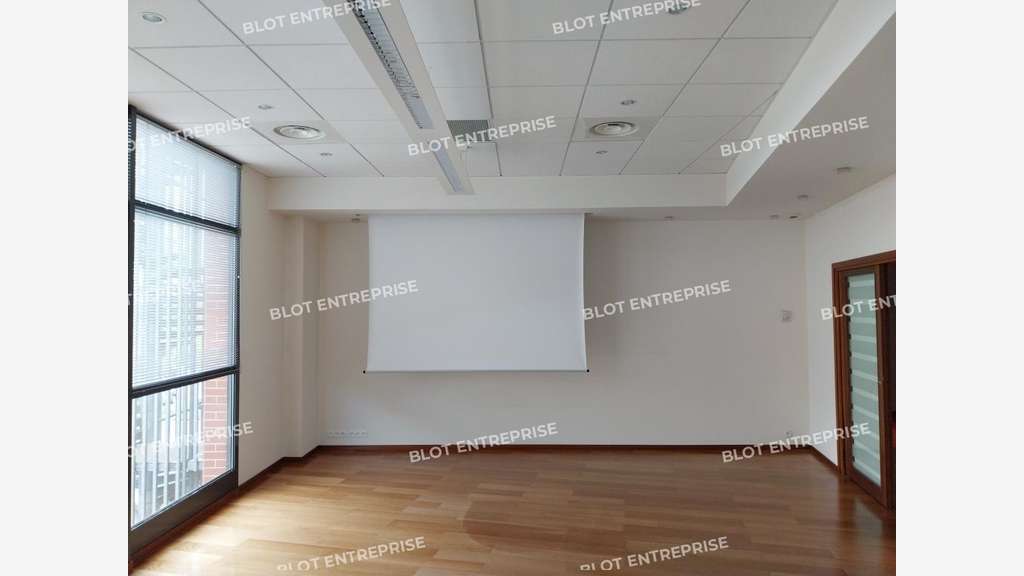 A vendre bureaux de 437m² au 1er étage à Rennes