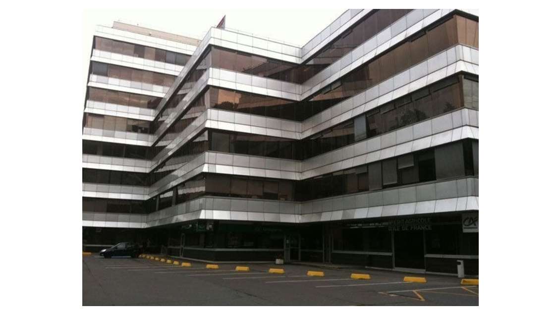 Bureau rénové 69m² à vendre à Cergy  