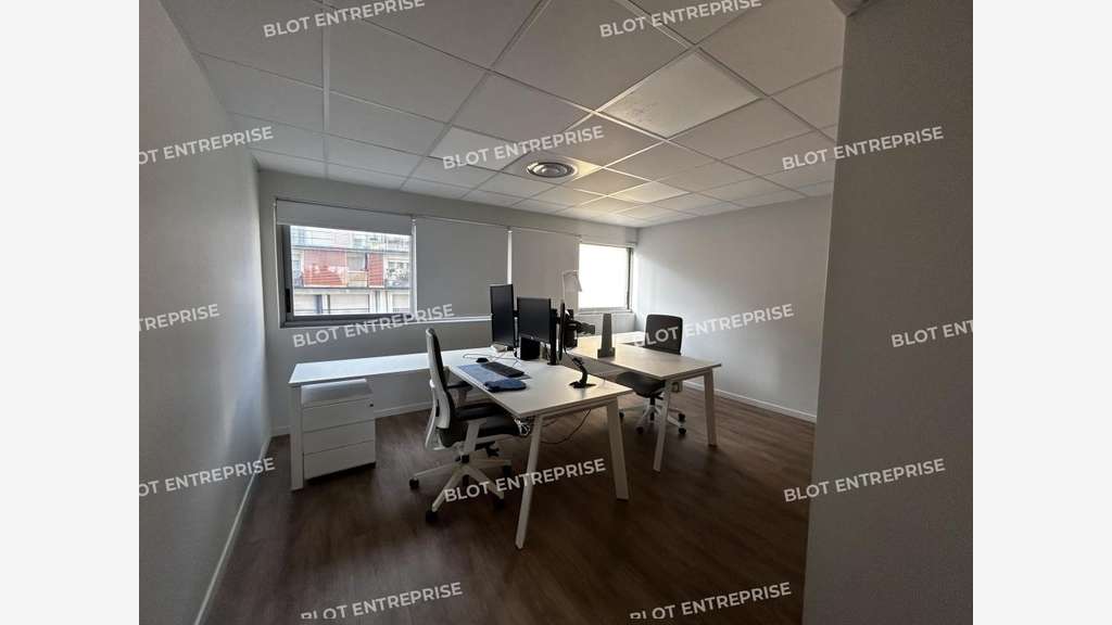À VENDRE - BUREAUX - 232 M² - REZE