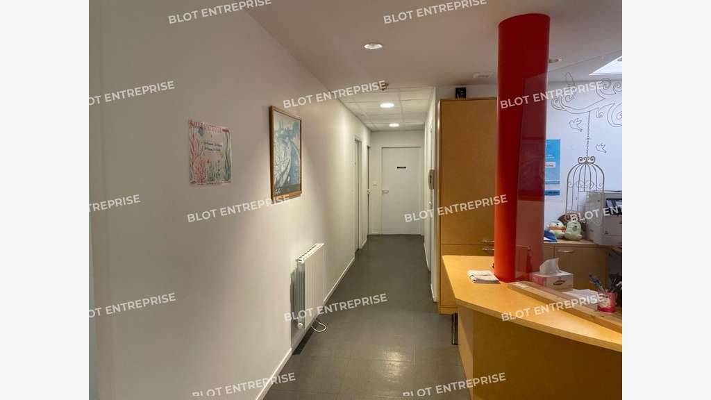 A VENDRE - PLATEAU DE BUREAUX 357 m² ST BRIEUC