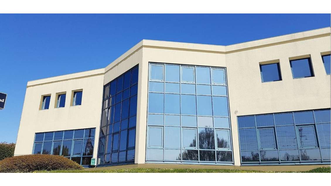 Local 220m² vendu loué Saint Quentin Fallavier
