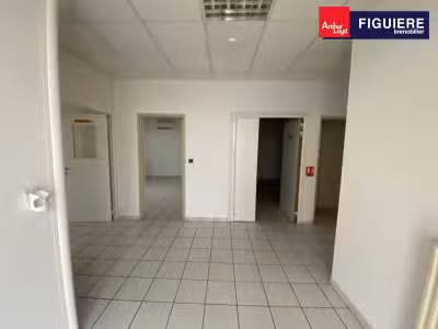 200m² de bureaux à vendre ou à louer SALON DE PROV