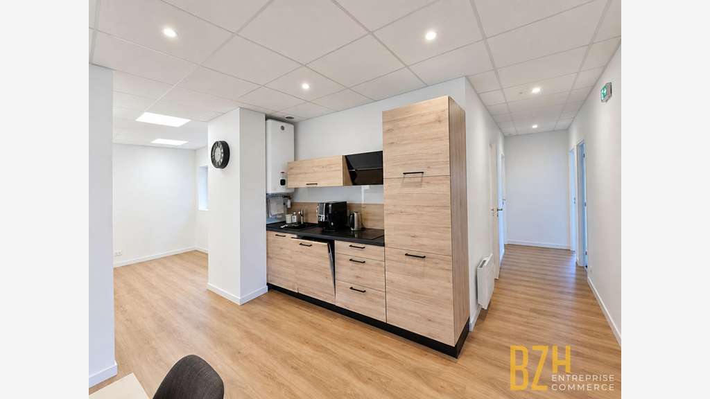 Bureaux rénovés de 145m² à vendre à Vannes Est