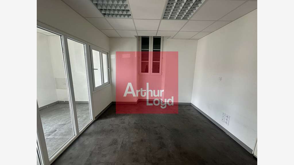 AV plateau de bureaux 145m² avec patio à Agen