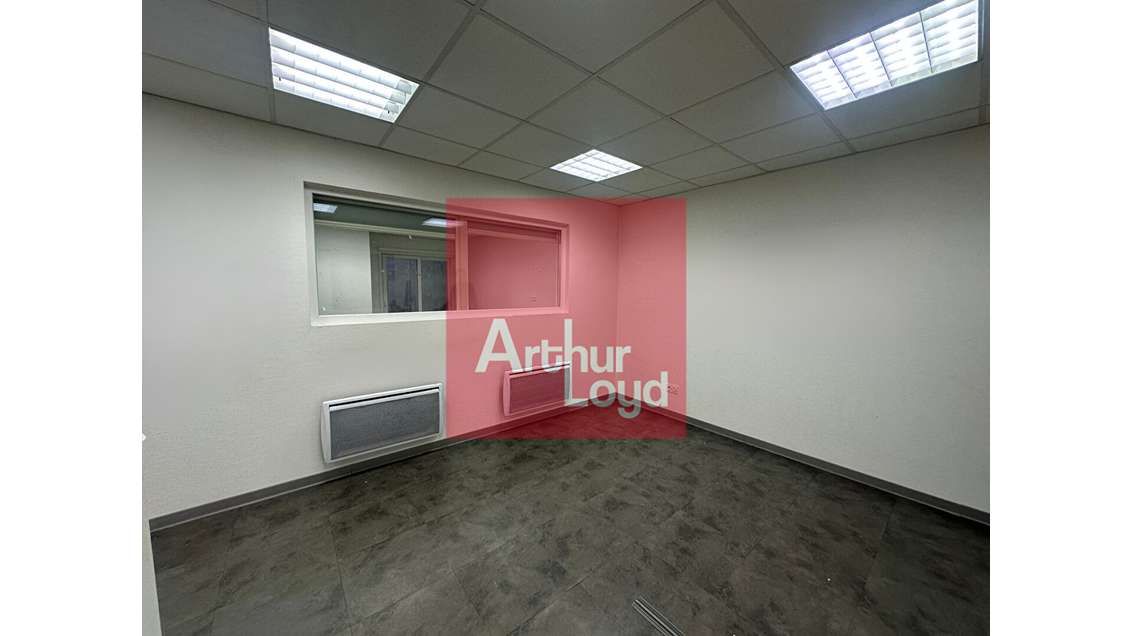 AV plateau de bureaux 145m² avec patio à Agen