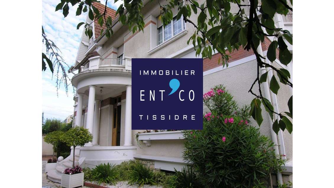 Vente bureaux de 245m² lumineux avec jardin à Agen