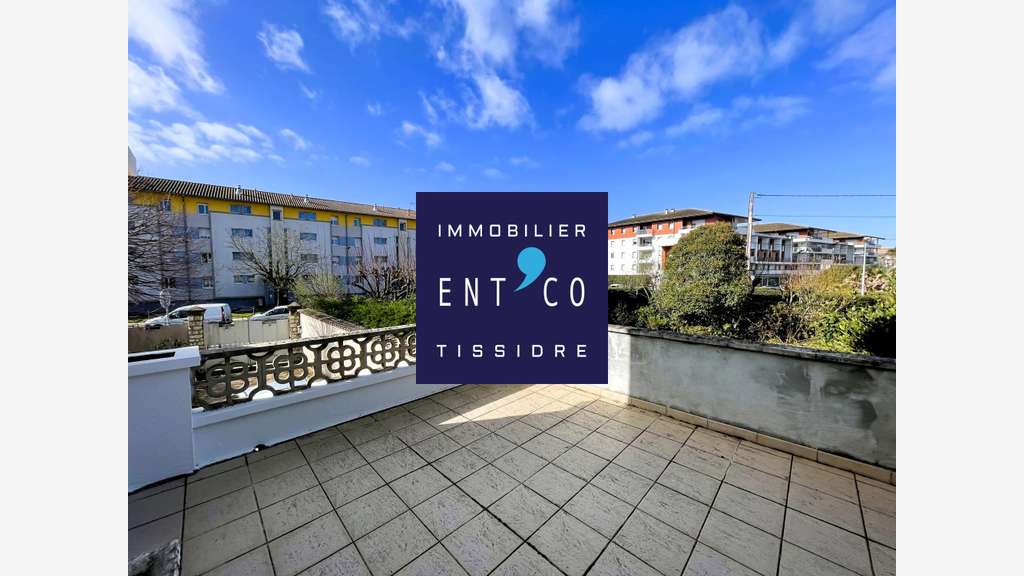 Vente bureaux de 245m² lumineux avec jardin à Agen