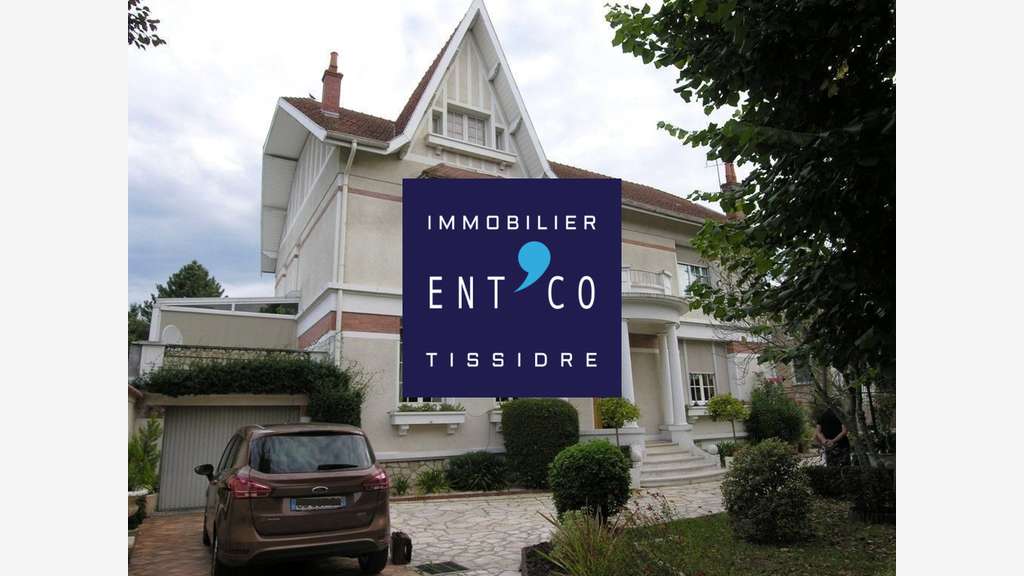 Vente bureaux de 245m² lumineux avec jardin à Agen