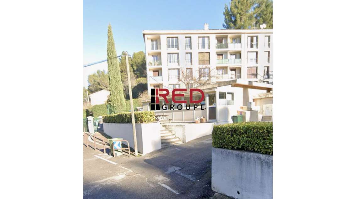 Local 94m² à vendre à Aix-en-Provence