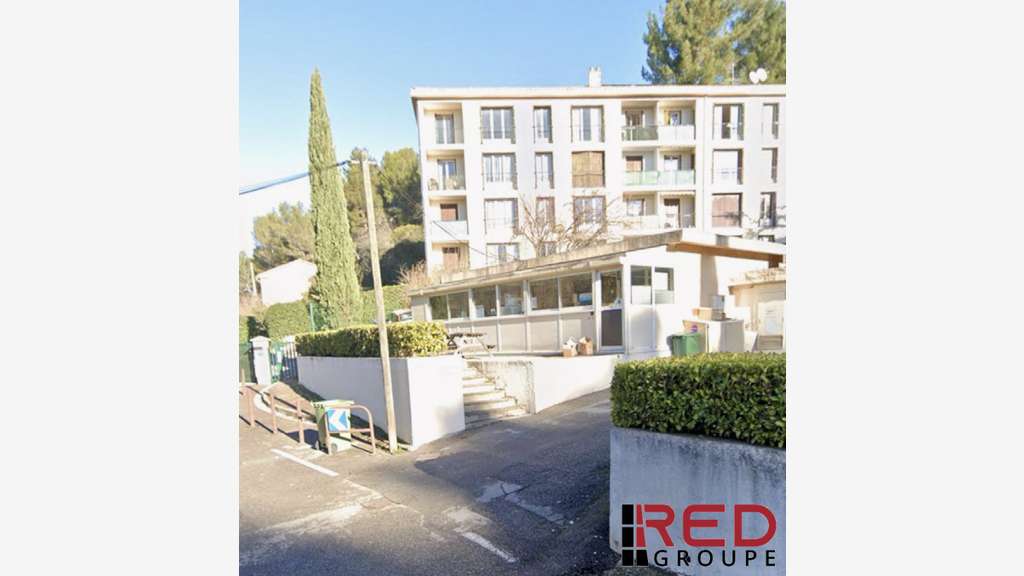 Local 94m² à vendre à Aix-en-Provence