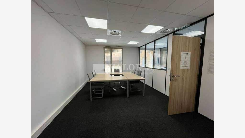 Bureaux 291m² à vendre ZAC de LENFANT à Aix