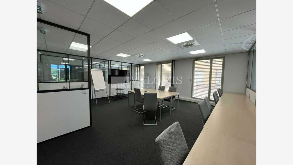 Bureaux 291m² à vendre ZAC de LENFANT à Aix