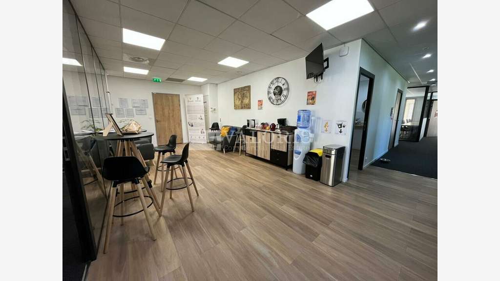 Bureaux 291m² à vendre ZAC de LENFANT à Aix