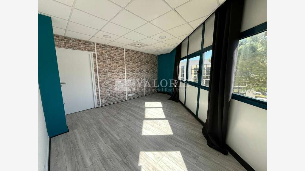 Bureaux 72m² R+2 à vendre ZI des Milles à Aix