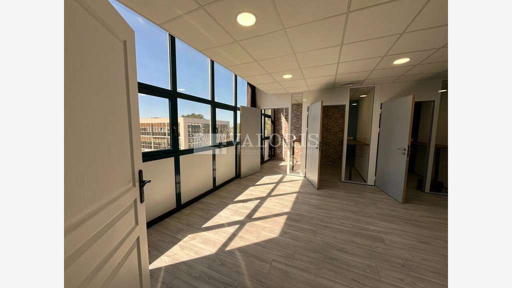 Bureaux 72m² R+2 à vendre ZI des Milles à Aix